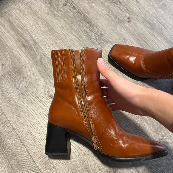 Jeffrey Campbell Boots - Picture 5 of 11